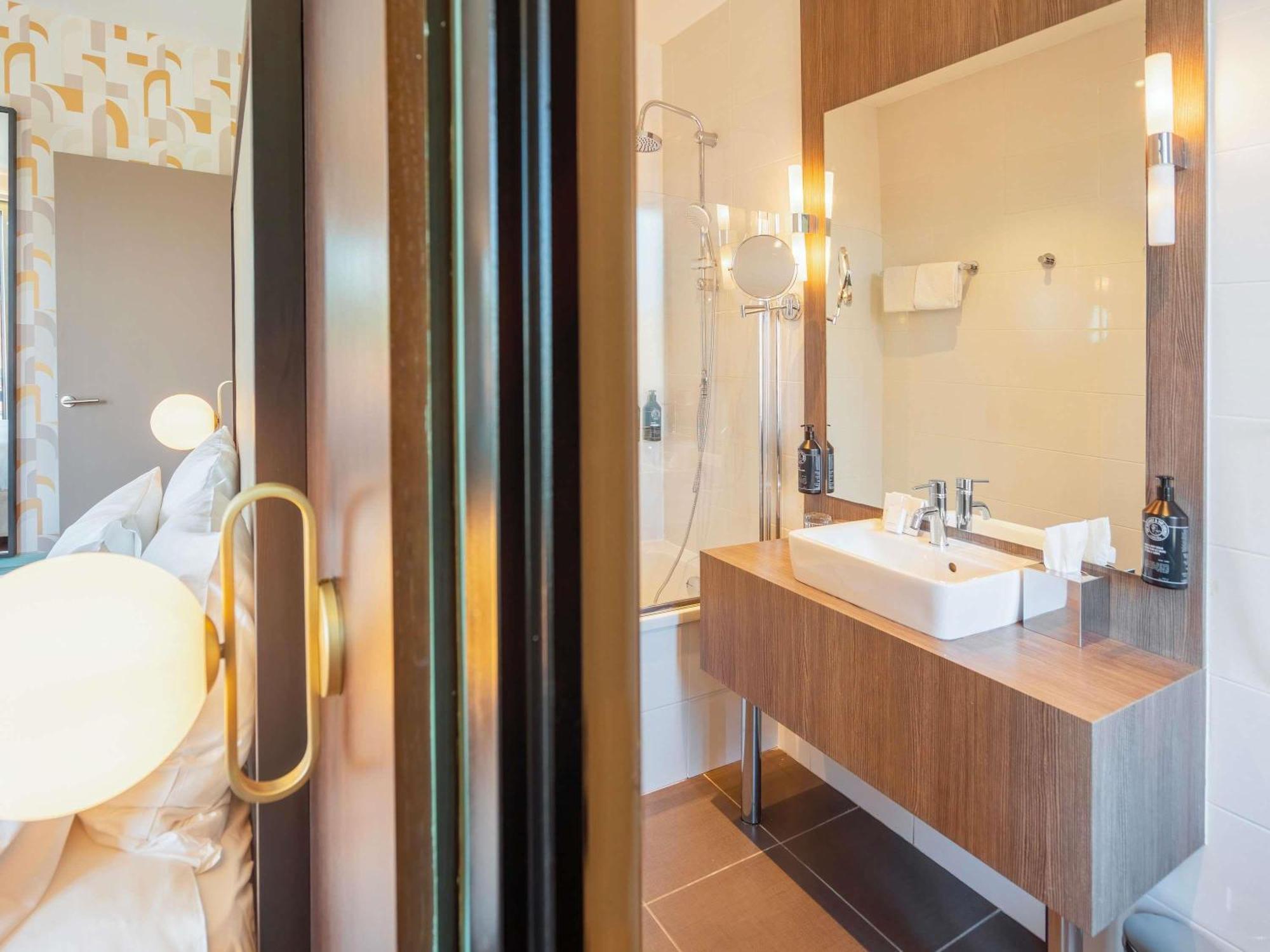 Deluxe Double Room with Balcony - Lake Side,1716979409:JPEG